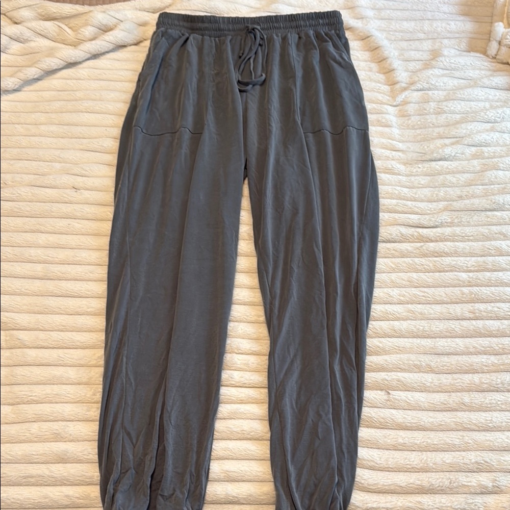 Women’s Gray Jogger Pants